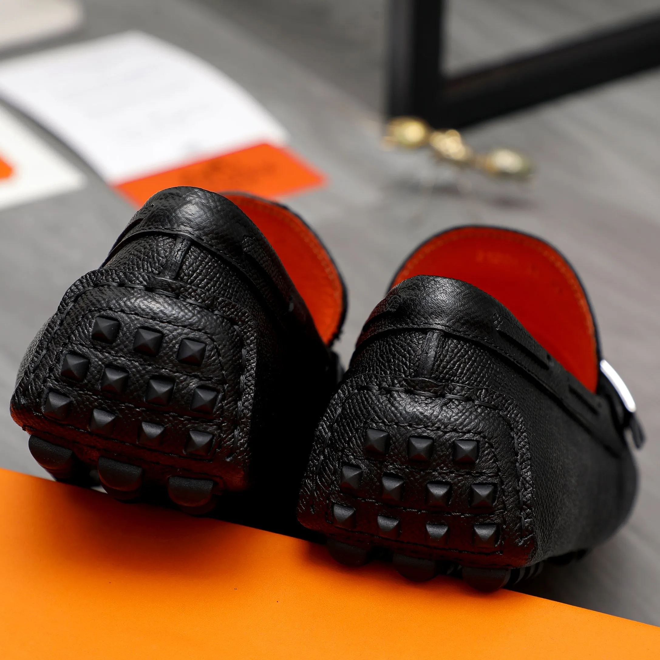 Men's shoes 💰400 Product trademark: HERMES "Hermès" casual slip-on shoes Regular size: 38-44 (45 is custom-made and non-returnable) Product materials: Selected pebbled cowhide upper, pigskin lining, non-slip bean outsole
